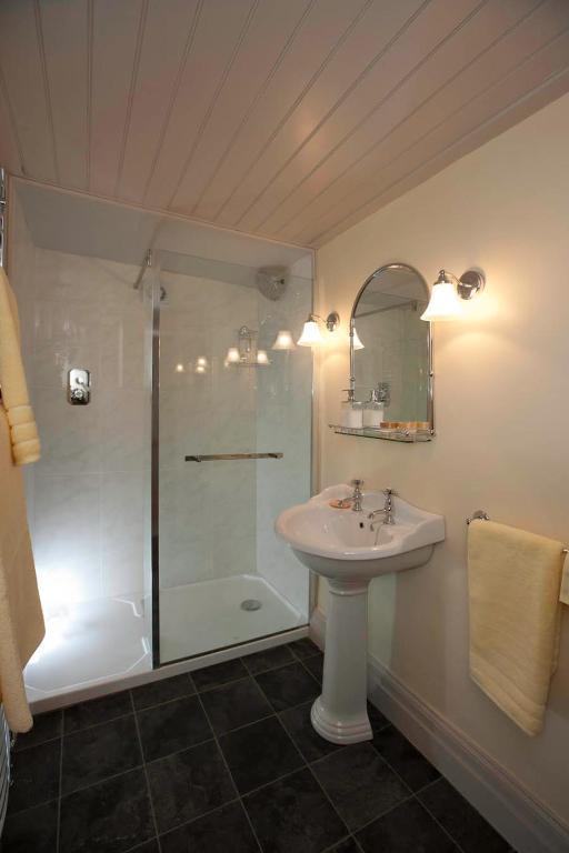 Number 5 Shaftesbury Room photo